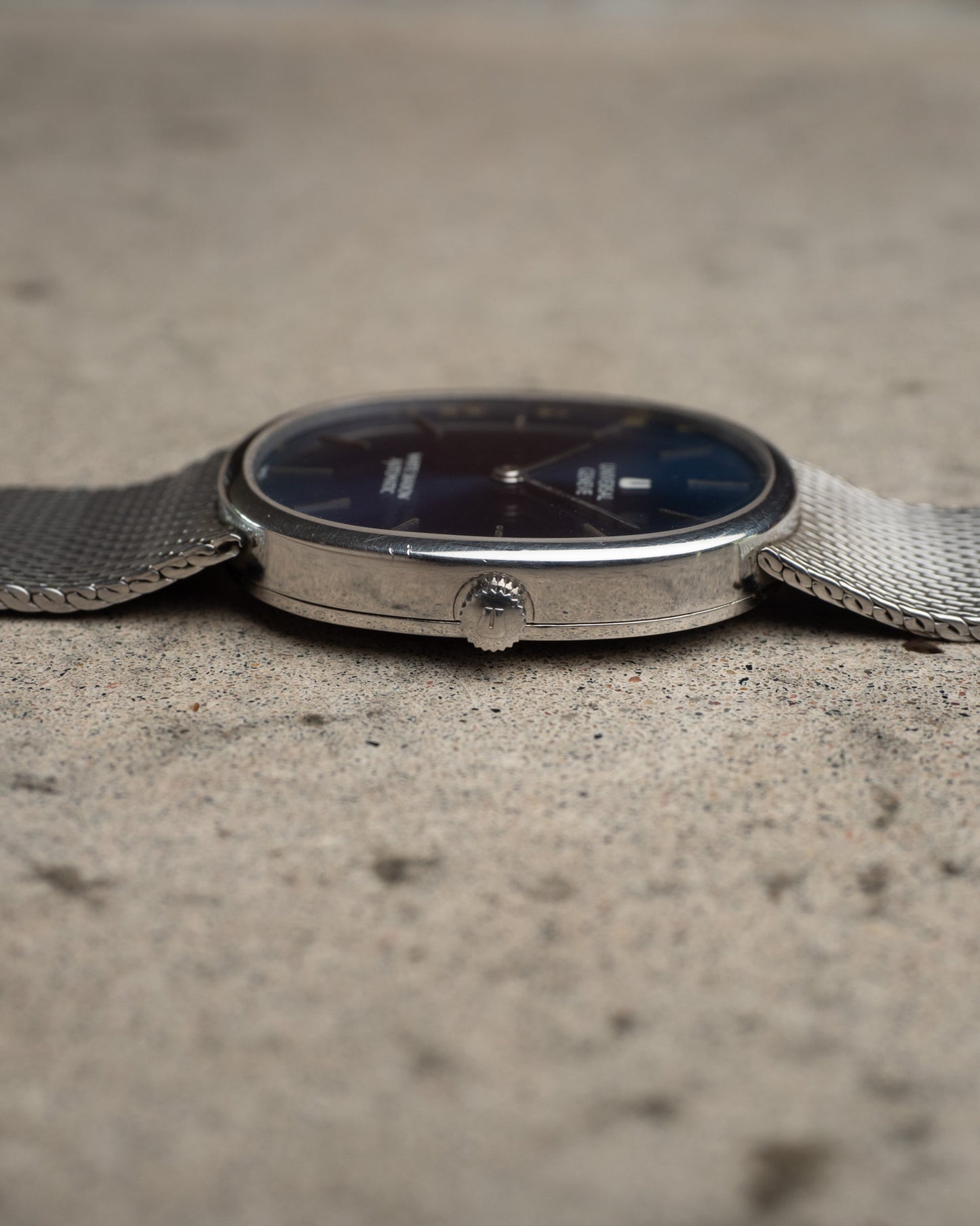 Universal Geneve White Shadow Ellipse