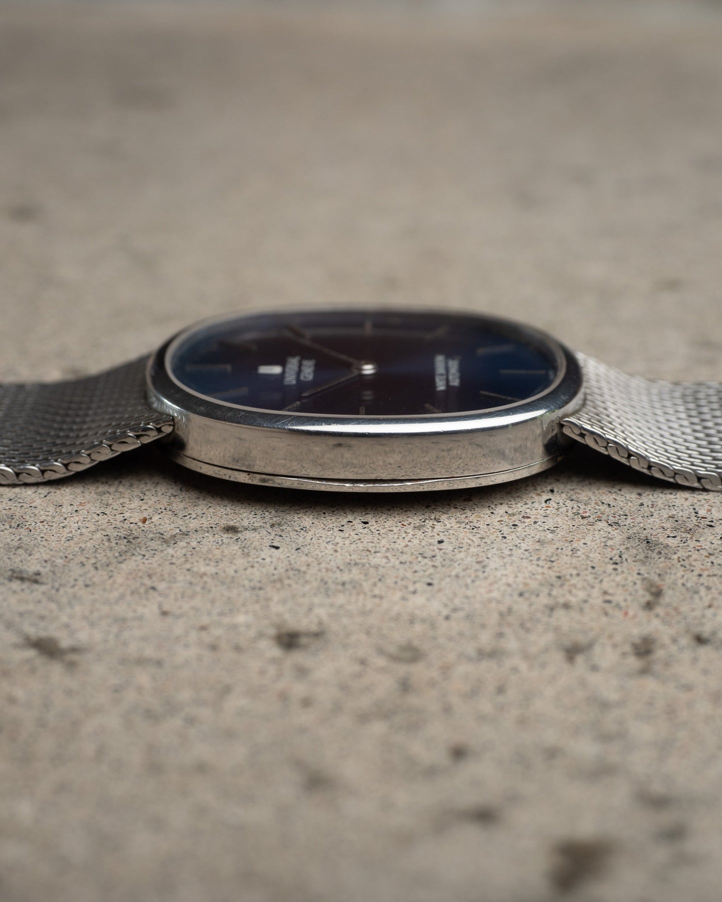 Universal Geneve White Shadow Ellipse